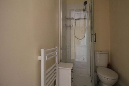 2 bedroom semi-detached house to rent - Photo 2