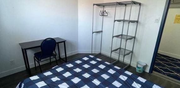 Chambre meublée tout Inclus avec Wi-Fi, stationnement, buanderie gratuite - location au mois avec bail / Libre immédiatement - Photo 2