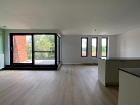 Hedendaags 2 slpk appartement met lift, terras en parking - Foto 3