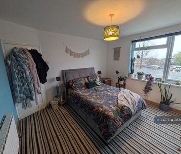 1 bedroom in a house share to rent - Photo 5