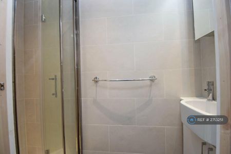 5 bedroom detached house to rent - Photo 5