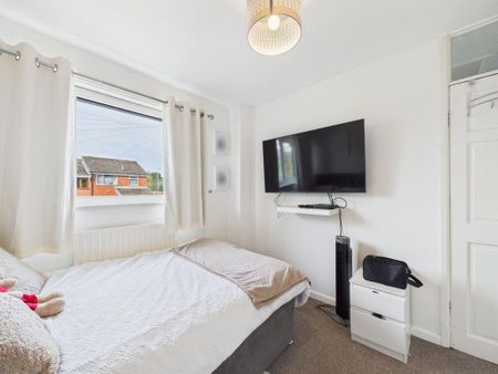 3 bedroom end of terrace house to rent - Photo 5