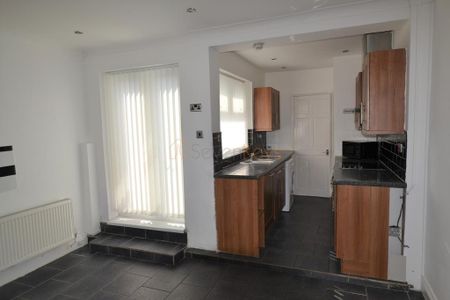 3 bedroom terraced house to rent - Photo 5