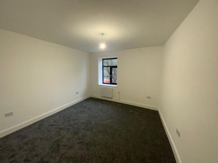 2 bedroom Flat To Let - Photo 2