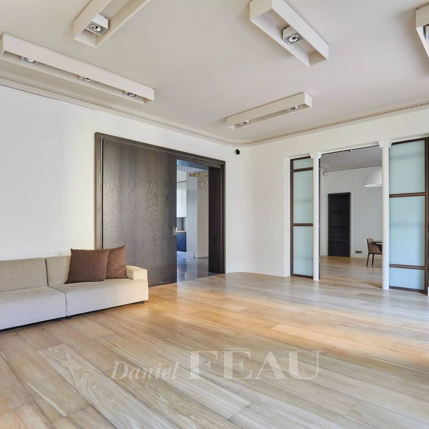 Location appartement, Paris 8ème (75008), 5 pièces, 224.57 m², ref 85828981 - Photo 1