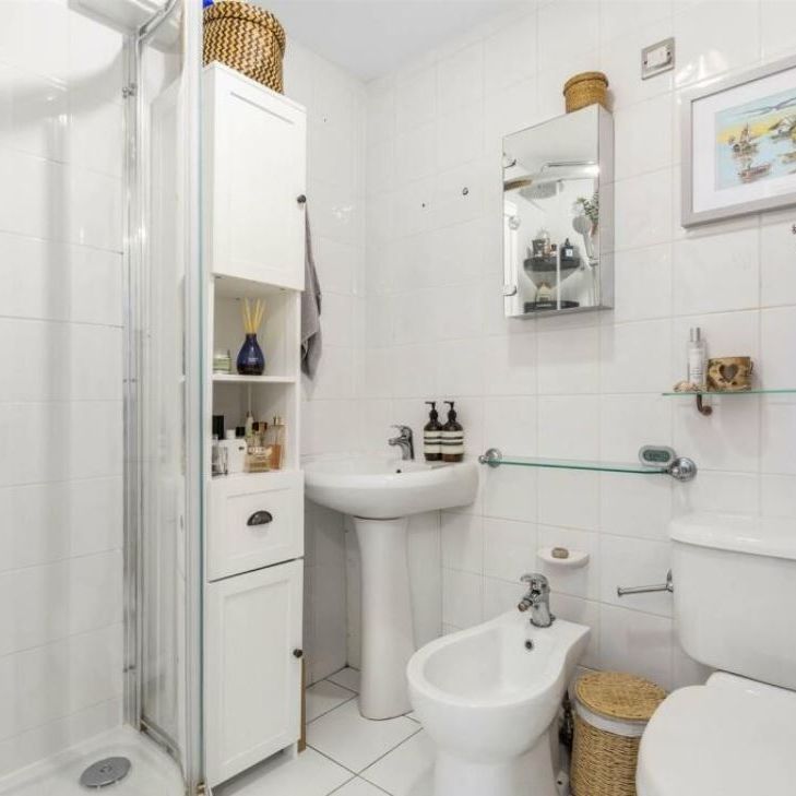 1 Bed Flat, Barns, SW14 - Photo 1