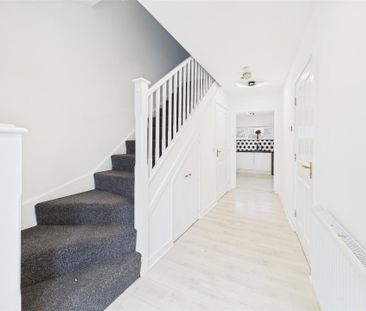 4 bedroom Town house to rent - Photo 2