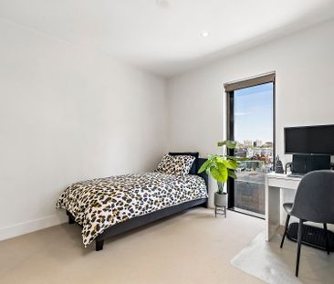 Unit 806/229 Toorak Road, South Yarra. - Photo 1