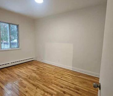 5809 Av. Coolbrook - Photo 1