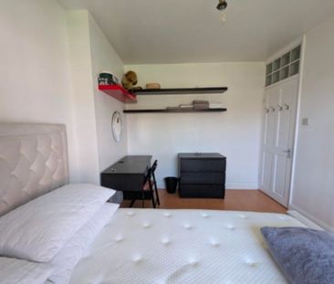 Room in a Shared House, White Hart Lane, N17 - Photo 2