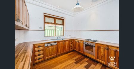 GREAT HOME IN AN EXCELLENT LOCATION! - Photo 2