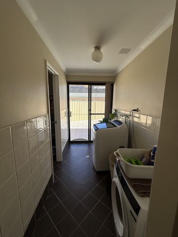 Dream Family Home for Rent – 4x2 with Luxury Features! - Photo 2