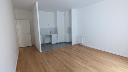 location Appartement F2 DE 49.35m² À CLICHY - Photo 3