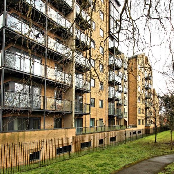 Ashton Court, Woking - 1 bedroomProperty for lettings - Seymours - Photo 1