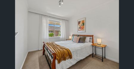 spacious & superbly located - Photo 3