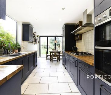 3 bedroom terraced house to rent - Photo 2