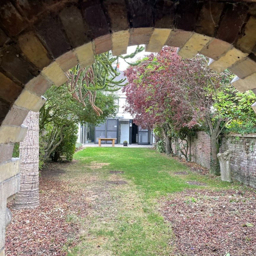 BURGERWONING + TUIN & GARAGE - Photo 1
