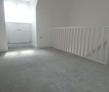 3 bedroom semi-detached house to rent - Photo 3