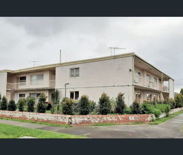 8/2B Nullawil Street, Springvale, Vic 3171 - Photo 2