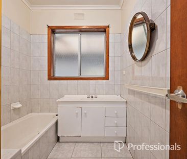 Spacious Family Home in the Vermont School Zone - Photo 5
