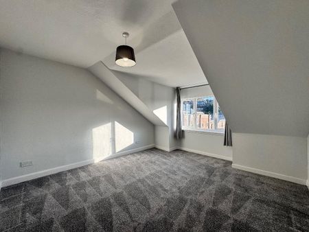 4 bedroom flat to rent - Photo 3