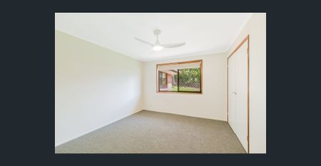 RENOVATED TWO STORY DUAL LIVING HOME IN THE HEART OF COOLANGATTA - Photo 4
