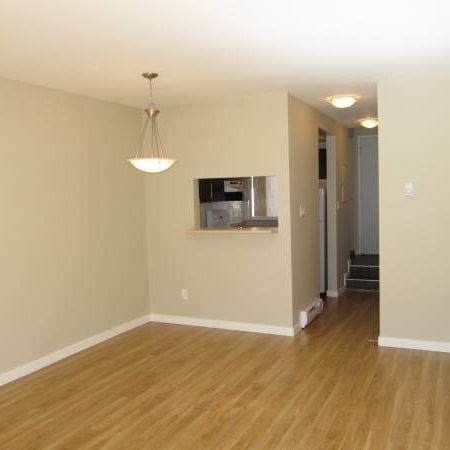 2 BEDROOM + 1.5 BATH, TWO LEVEL TOWNHOME NEAR KITS BEACH! - Photo 1