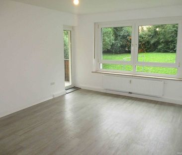 Renovierte 3 - Zimmer Wohnung mit Balkon in modernisierter Wohnanlage! - Foto 1