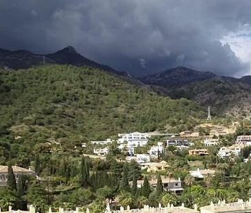 Luxury penthouse for rent in The Golden Mile, Marbella, Andalusia - Photo 1