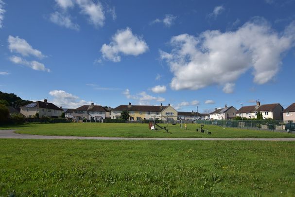 3 Bedroom Mid Terraced House - Photo 1