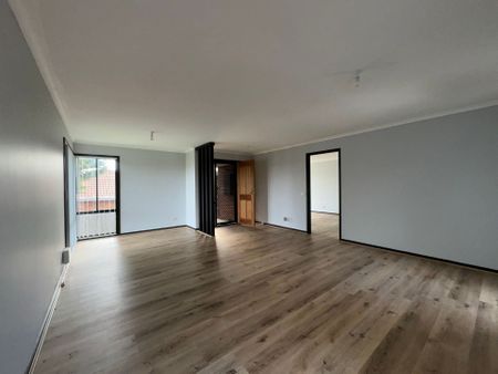 Fully Renovated Family Home - Photo 2