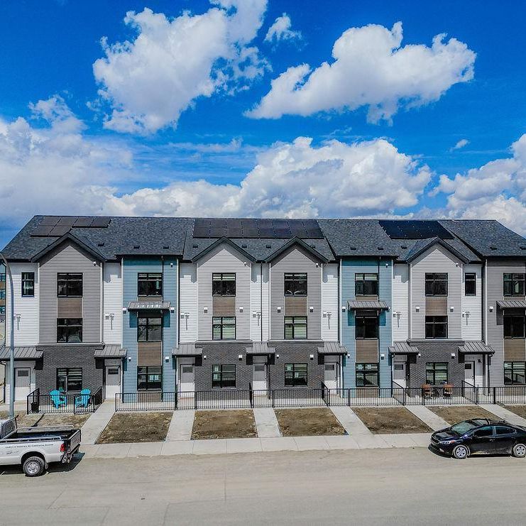 3 Bedroom 2.5 Bathroom Townhouse style units in Mahogany - SF168 - Photo 1