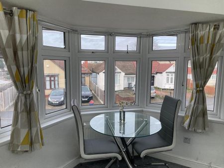 1 bedroom in a house share to rent - Photo 5