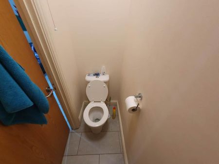 8 bedroom house to rent - Photo 3