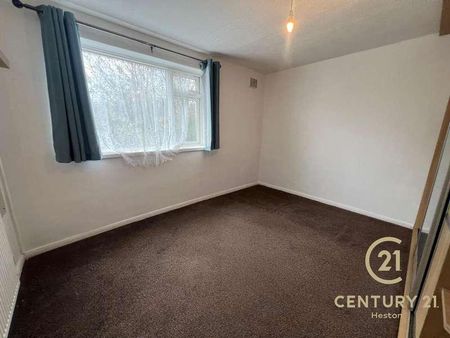 Sonia Gardens, Hounslow, TW5 - Photo 4