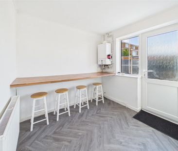 2 bedroom Town house to rent - Photo 4