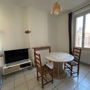Location Appartement 2 pièces 45m² TOULON 83100 - Photo 2