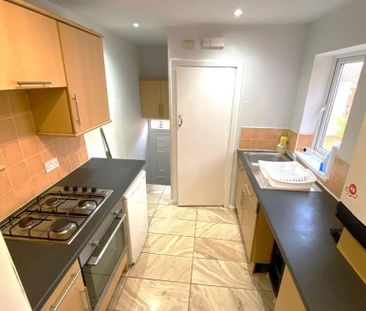 3 bedroom flat to rent - Photo 6