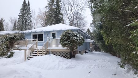 For Lease - 35 47th Street, Wasaga Beach, Ontario - Photo 2