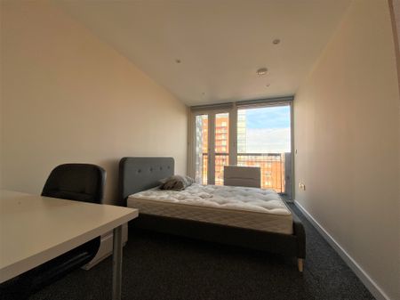Burgess Springs, Chelmsford City Centre, City Park West - Photo 2