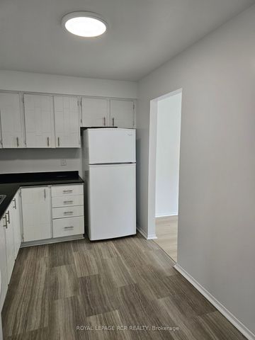 For Lease - 2 Orchard Heights Boulevard Unit# 217, Aurora, Ontario - Photo 5