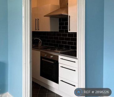 2 bedroom end of terrace house to rent - Photo 6