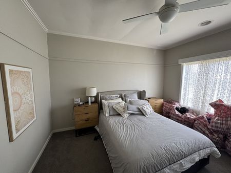 STYLISH THREE-BEDROOM HOME - Photo 4