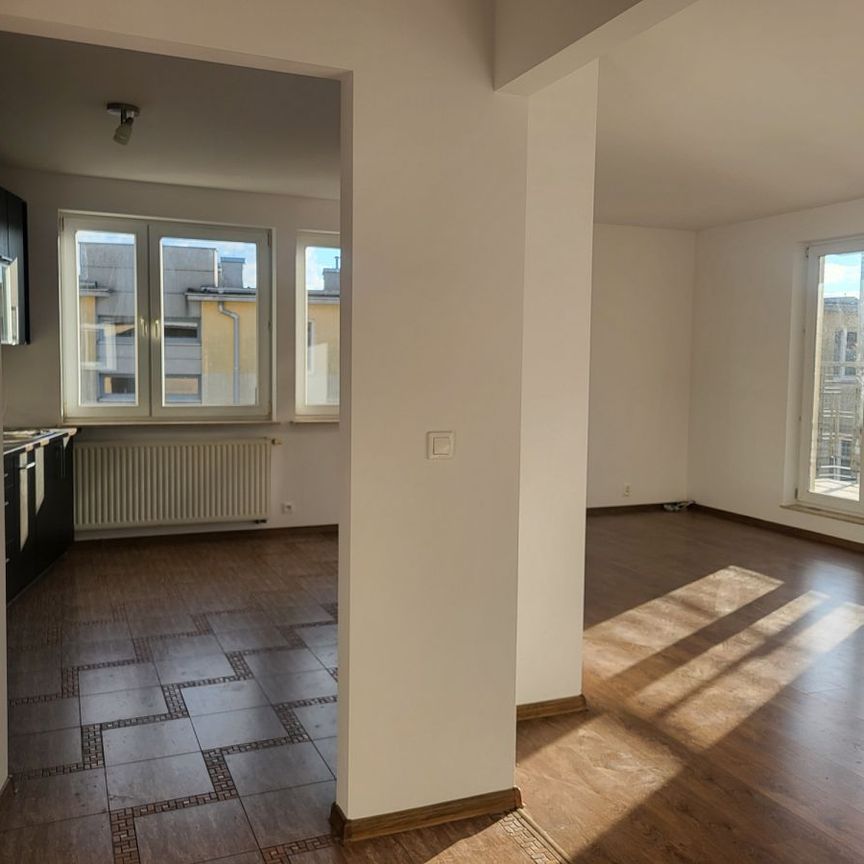 Wygodne mieszkanie z dużą loggią - Photo 1