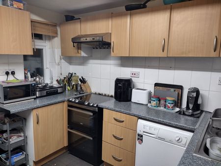 Room in a Shared House, Maple Avenue, NG9 - Photo 5