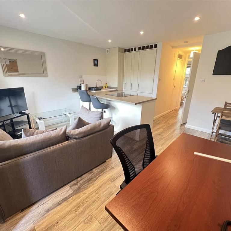 1 bedroom flat to rent - Photo 1