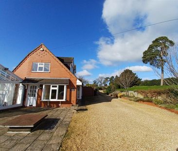 Gate House Cottage, Barston Lane, Solihull, West Midlands - Photo 3