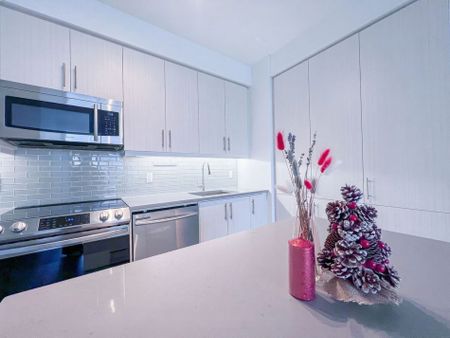 For Lease - 75 Oneida Crescent Unit# 1501, Richmond Hill, Ontario - Photo 2