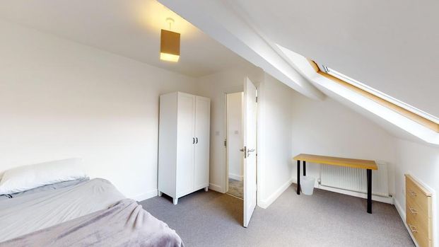 6 bedroom house to rent - Photo 1