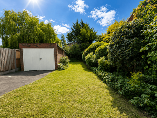 3 bedroom semi-detached house to rent - Photo 1